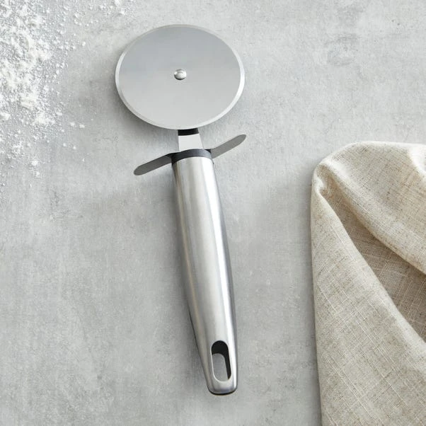 Professional Stainless Steel Pizza Cutter 1 Professional Stainless Steel Pizza Cutter