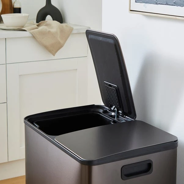 Curve 3030 Litre Stainless Steel Pedal Bin 2 Curve 3030 Litre Stainless Steel Pedal Bin - Image 2