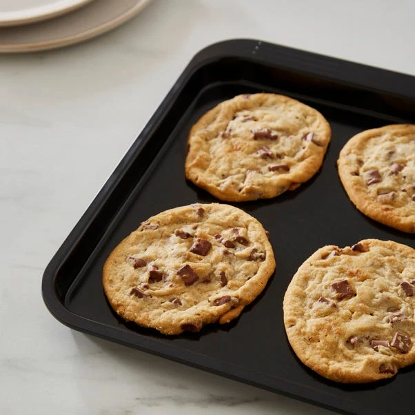 Heavy Gauge Non-Stick Baking Tray, 37cm 2 Heavy Gauge Non-Stick Baking Tray, 37cm - Image 2