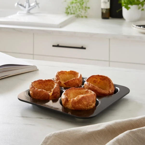 Heavy Gauge Non-stick Yorkshire Pud Tray, 4 Cup 1 Heavy Gauge Non-stick Yorkshire Pud Tray, 4 Cup