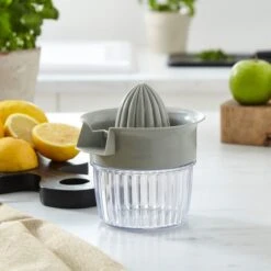 Handy Kitchen Juicer Jug