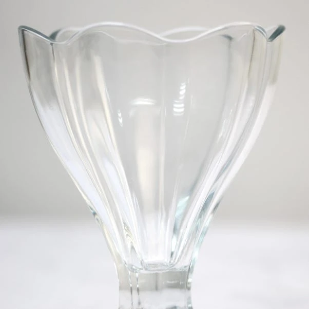 Scallop Sundae Dish Clear 2 Scallop Sundae Dish Clear - Image 2