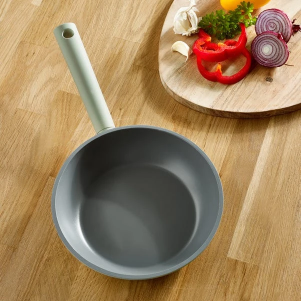 Cast Aluminium Frying Pan 20cm Green 2 Cast Aluminium Frying Pan 20cm Green - Image 2