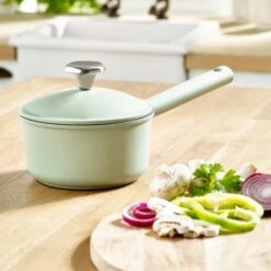 Cast Aluminium Saucepan 16cm With Lid Green