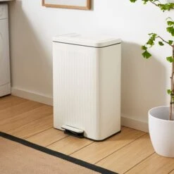 Embossed Recycling Bin 2828L